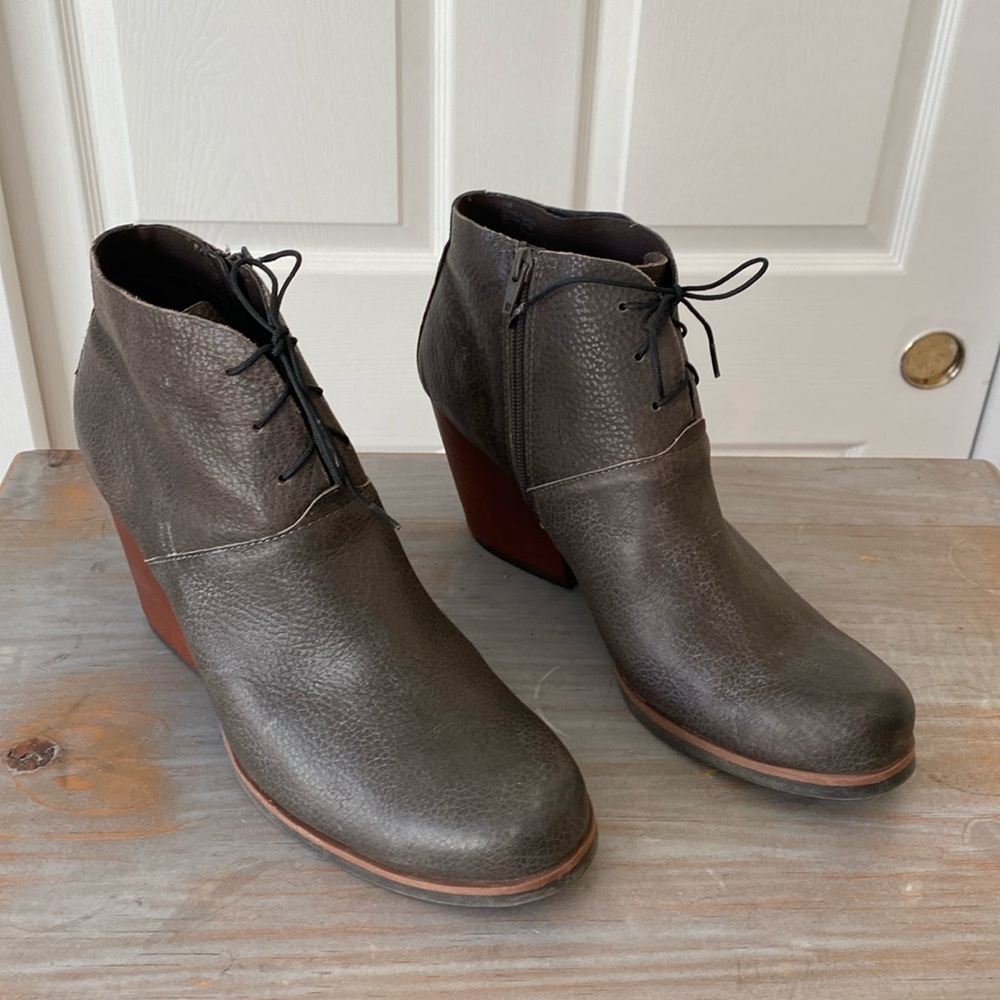 Korks Steampunk Booties Size 11